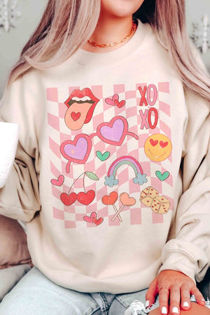 CHECKERED VALENTINE VIBES GRAPHIC SWEATSHIRT